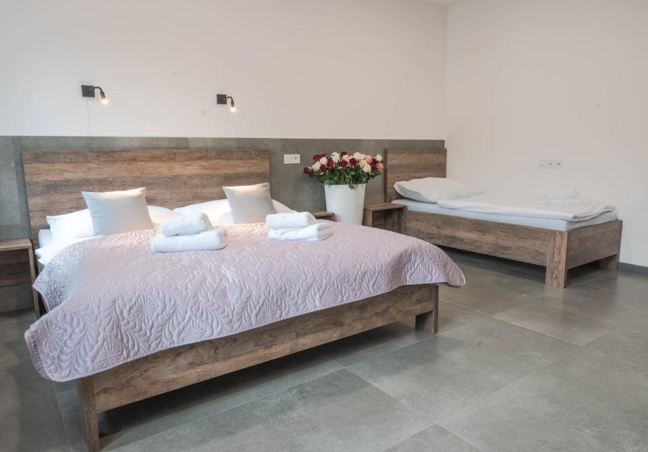Veltlin Bed & Wine Hotel Valtice Eksteriør billede