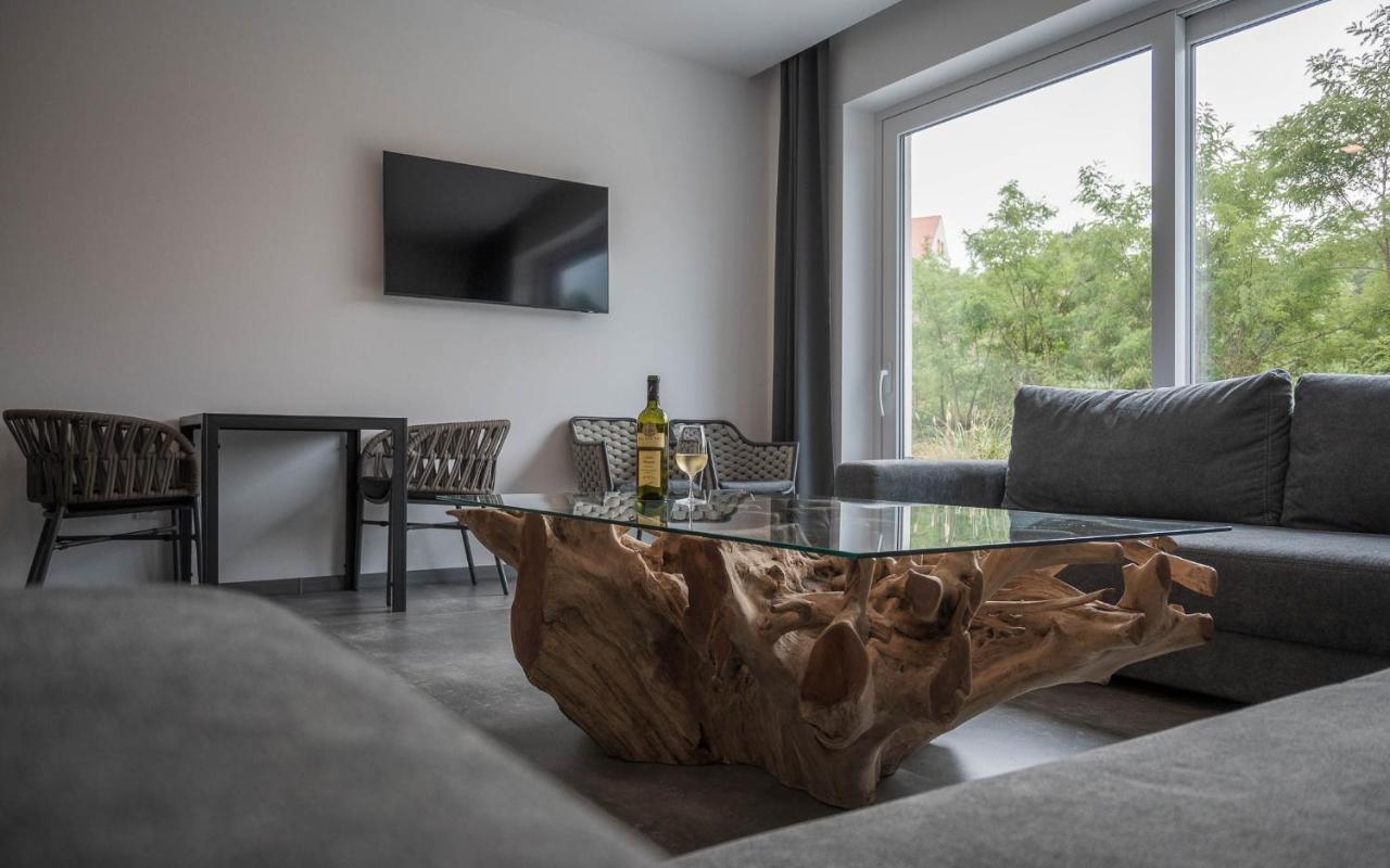 Veltlin Bed & Wine Hotel Valtice Eksteriør billede